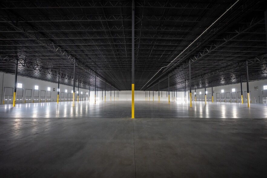 More Photos Of 370 BFG 9000 Way, Taylor Warehouse For Sale