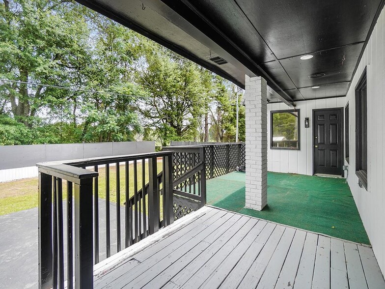 More Photos Of 2141 Flat Shoals Rd, Conyers Freestanding For Sale