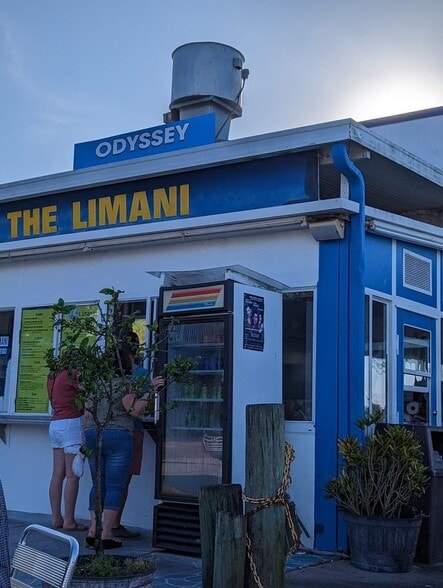 More Photos Of 776 Dodecanese Blvd, Tarpon Springs General Retail For Sale