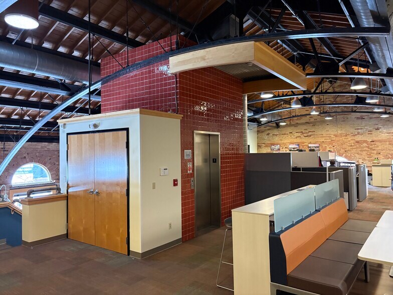 More Photos Of 2 W 1st St, Duluth Storefront For Sale