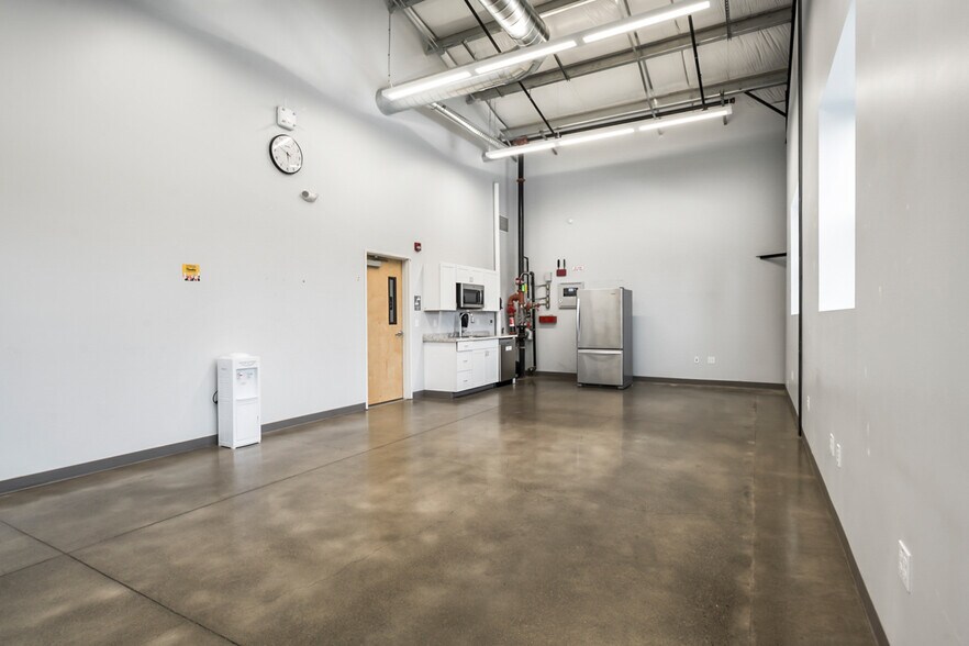 More Photos Of 275-295 W Lundgren Mill Dr, Sisters Food Processing For Sale