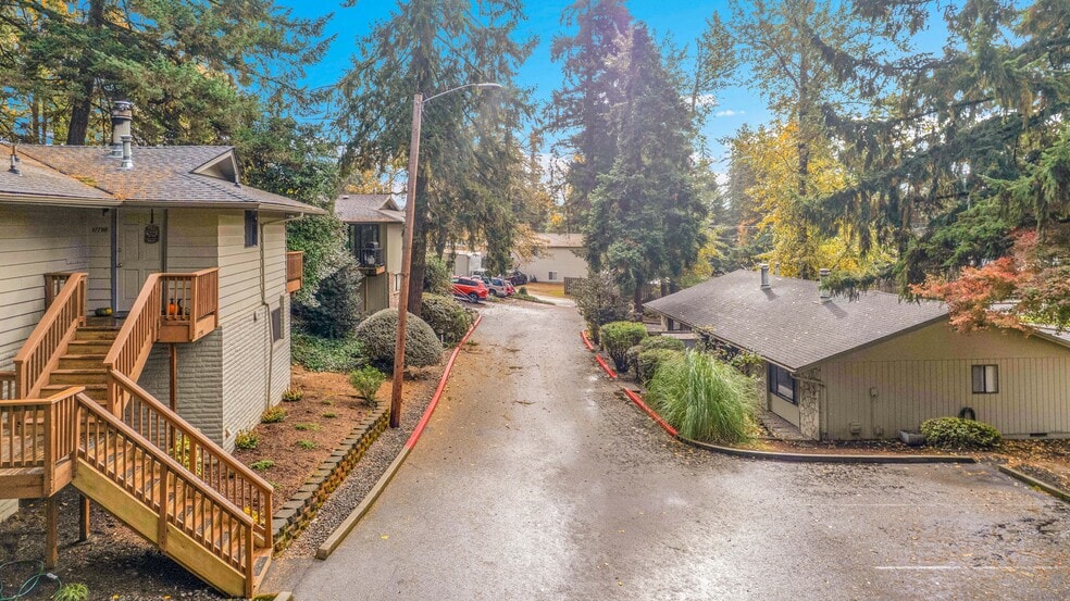 Primary Photo Of 17792 Webster Rd, Gladstone Apartments For Sale