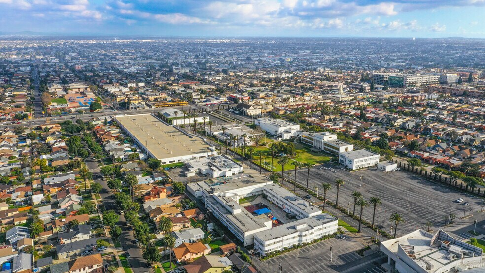 More Photos Of 7833 S Vermont Ave, Los Angeles Land For Sale