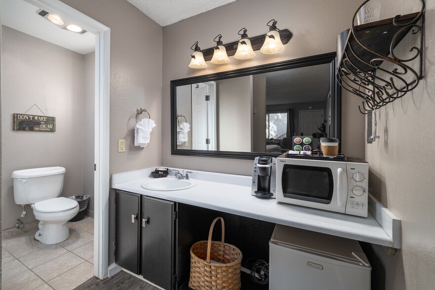 More Photos Of 1072 Ski Run Blvd, South Lake Tahoe Hotel For Sale