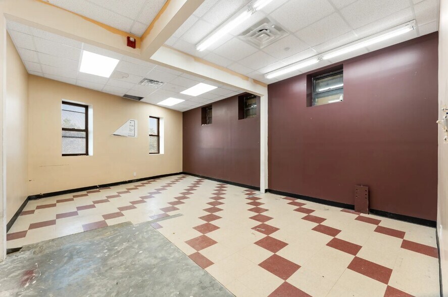 More Photos Of 1049 38th St, Brooklyn Schools For Lease