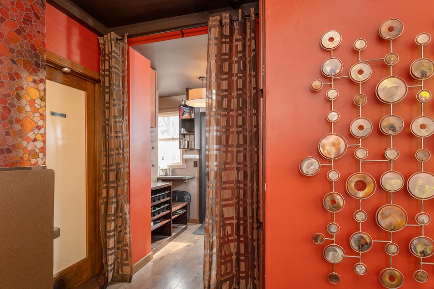 More Photos Of 110 W Orange St, Lancaster Storefront Retail Residential For Sale