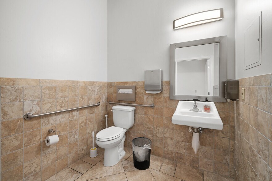 More Photos Of 71-75 N Main St, Templeton Office For Lease