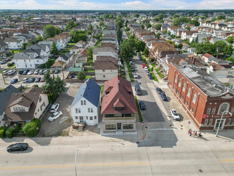 More Photos Of 3041 Holbrook St, Hamtramck Storefront Retail Residential For Lease