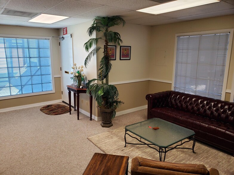 More Photos Of 12777 Valley View St, Garden Grove Medical For Lease