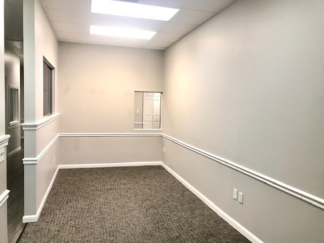 More Photos Of 13227 FM 1764 Rd, Santa Fe Office Residential For Lease