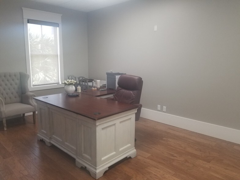 More Photos Of 2050 W County Highway 30A, Santa Rosa Beach Loft Creative Space For Sale