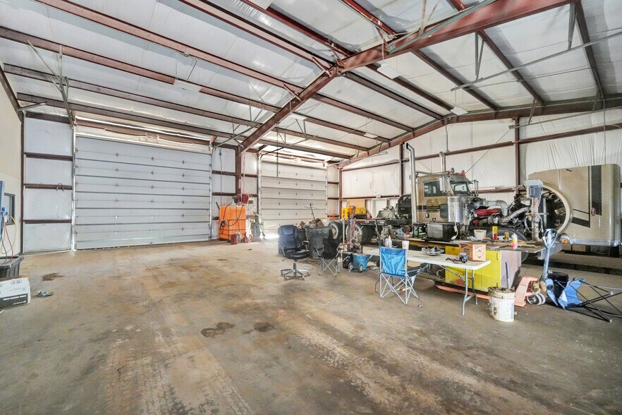 More Photos Of 2451 W Murphy St, Odessa Warehouse For Sale
