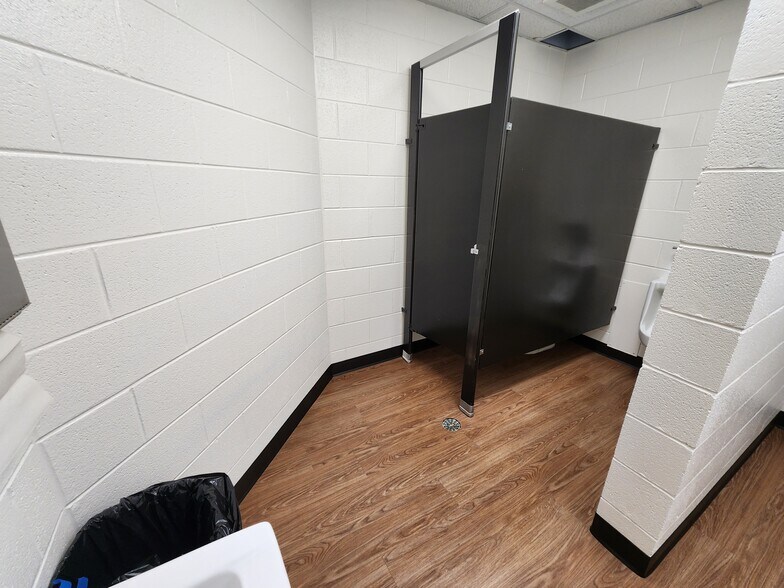 More Photos Of 501 Howell Rd, Greenville Office For Lease