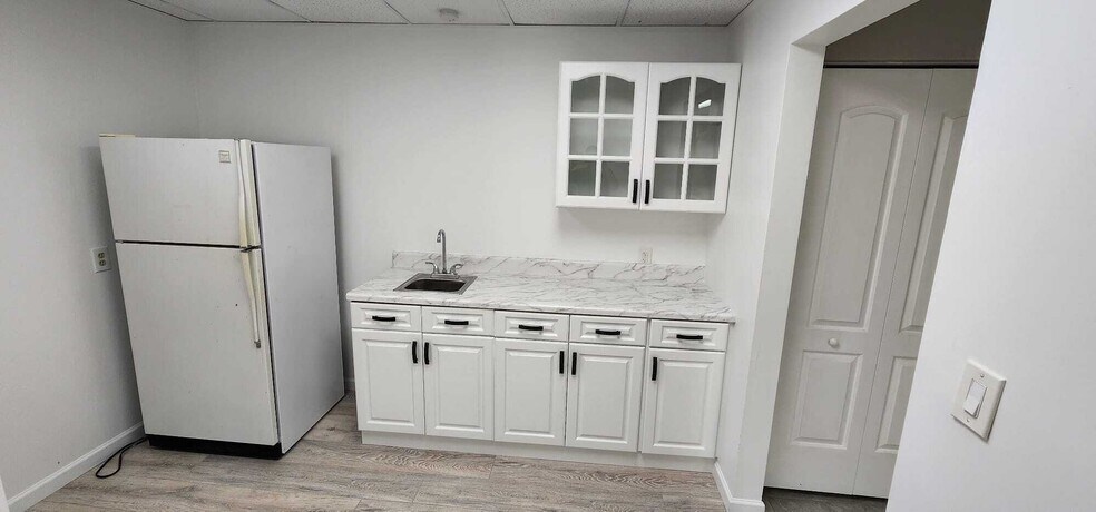 More Photos Of 10235 W Sample Rd, Coral Springs Medical For Lease