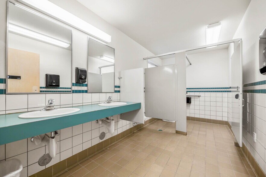 More Photos Of 705 9th St, Florence Medical For Lease