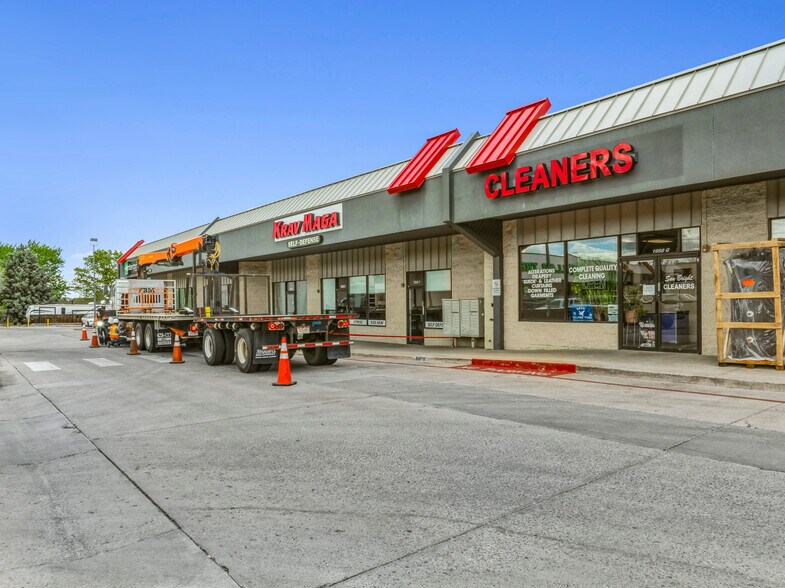 More Photos Of 1000-1090 S Wadsworth Blvd, Lakewood Unknown For Lease