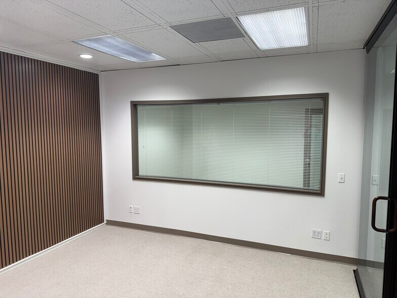 More Photos Of 23191-23193 La Cadena Dr, Laguna Hills Office For Sale