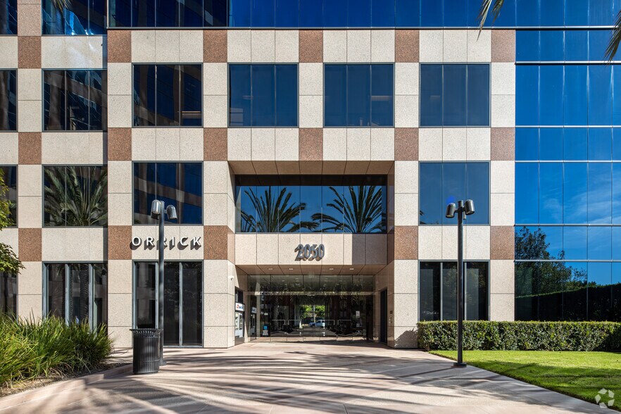 More Photos Of 2040 Main St, Irvine Unknown For Lease