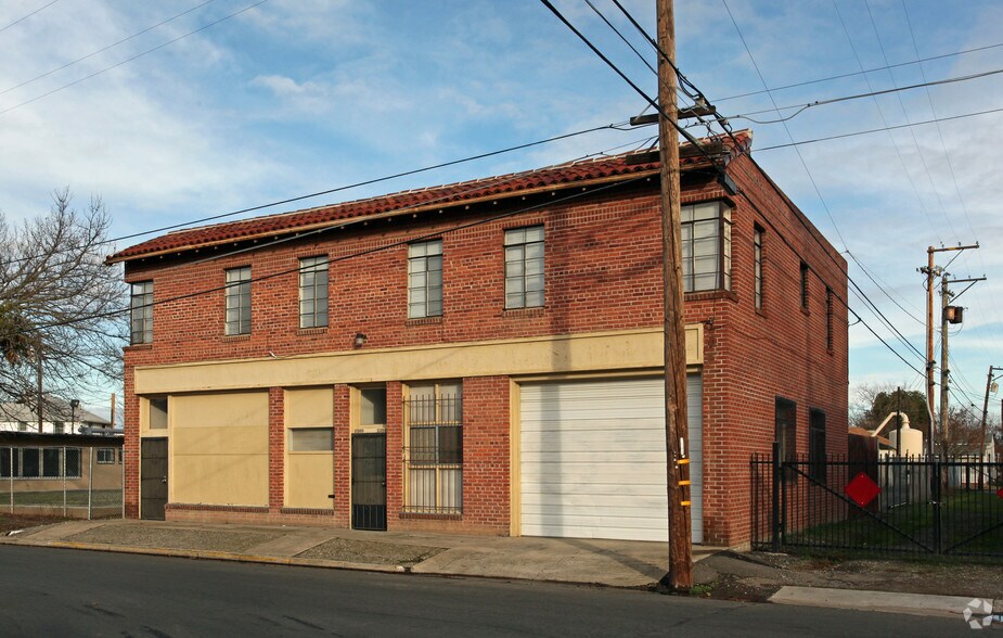 More Photos Of 2250-2260 Oxford St, Sacramento Storefront Retail Residential For Sale