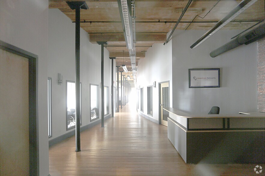 More Photos Of 670 N Commercial St, Manchester Apartments For Lease