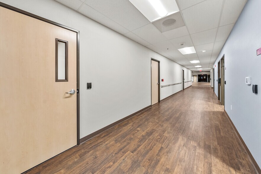 More Photos Of 2166 NW Vine St, Grants Pass Medical For Sale