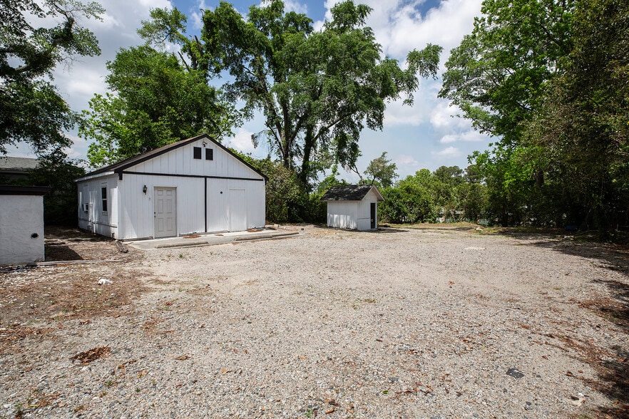 More Photos Of 511 Shipyard Blvd, Wilmington Office For Sale