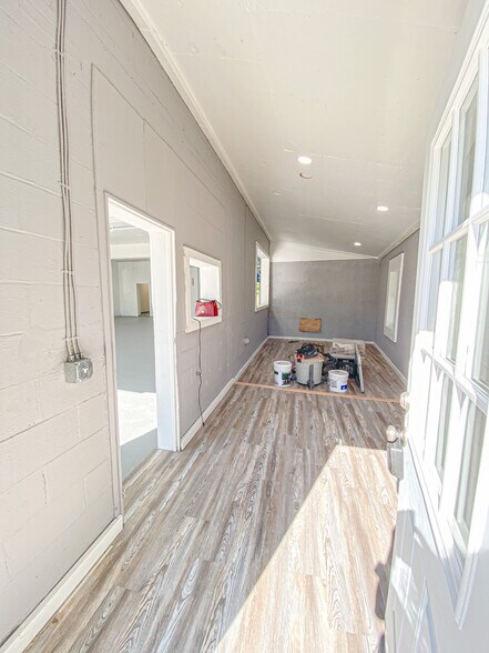 More Photos Of 15 Georgetown Rd, Wrightstown Service For Lease