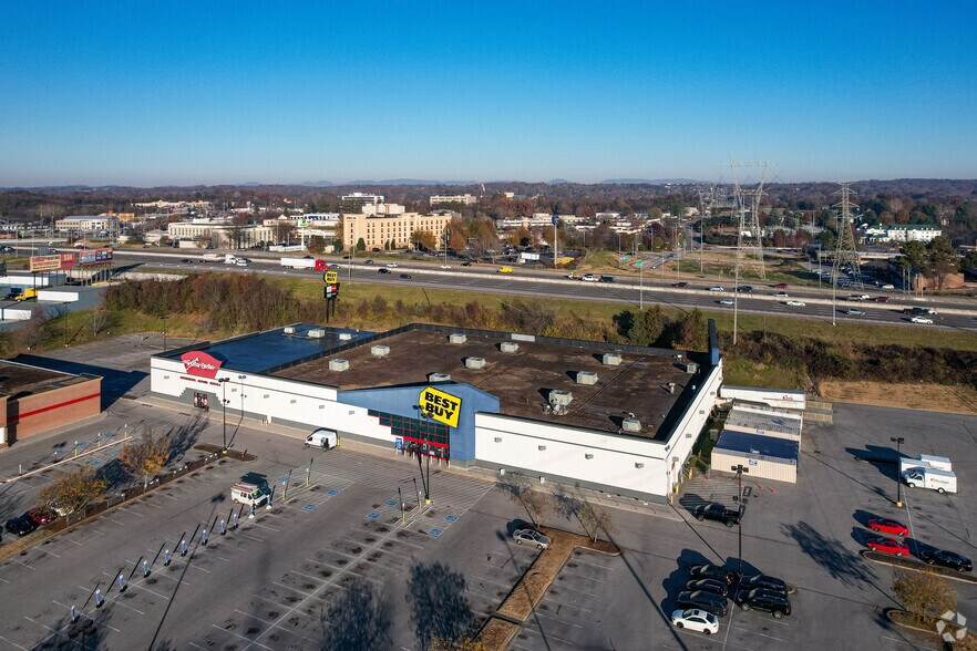 More Photos Of 106-180 N Peters Rd, Knoxville Unknown For Lease