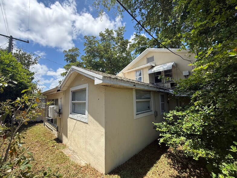 More Photos Of 26 SE 13th Ter, Dania Beach Apartments For Sale