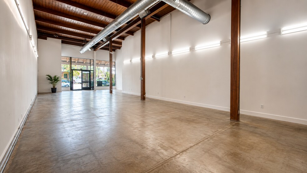 Primary Photo Of 480 Manor Plz, Pacifica General Retail For Lease