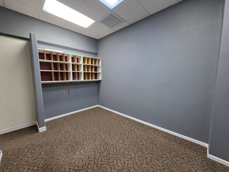 More Photos Of 205 Main St S, Minot Storefront Retail Office For Lease