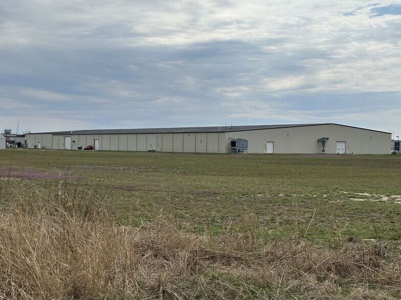 More Photos Of 3001 Tamarack Rd, Owensboro Distribution For Lease