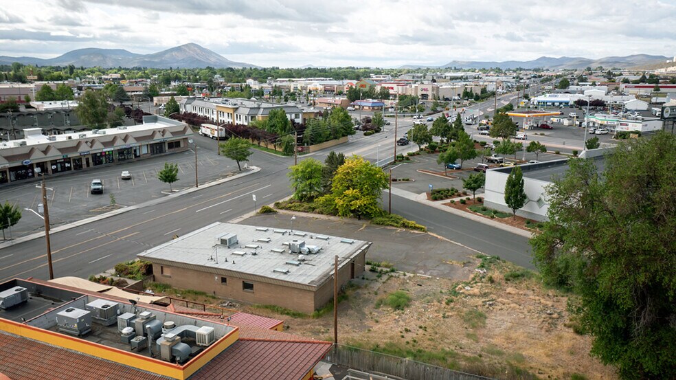 More Photos Of 1776 Washburn Way, Klamath Falls Medical For Sale