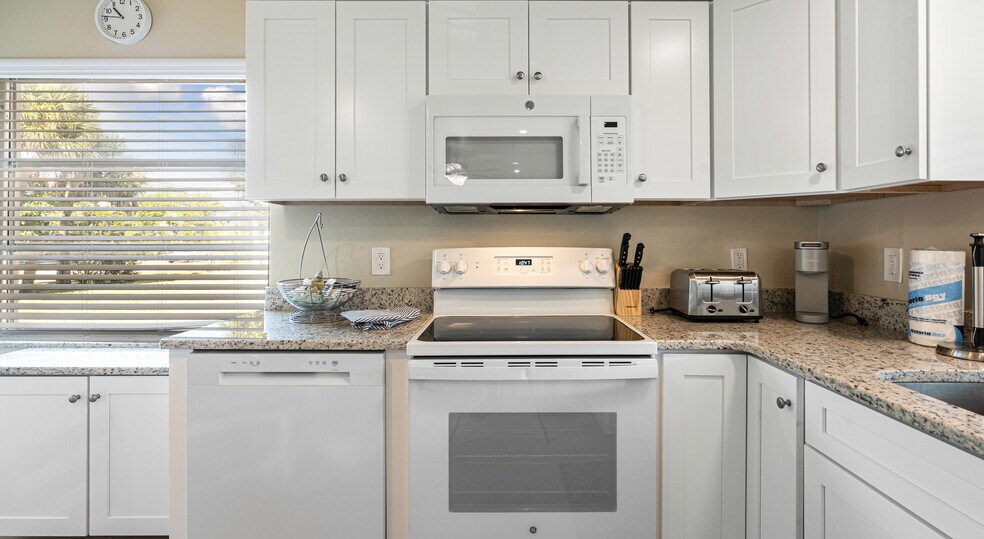 More Photos Of 832 Donax St, Sanibel Apartments For Sale