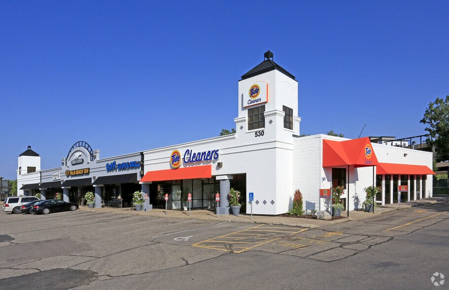Primary Photo Of 530 W 79th St W, Chanhassen General Retail For Lease