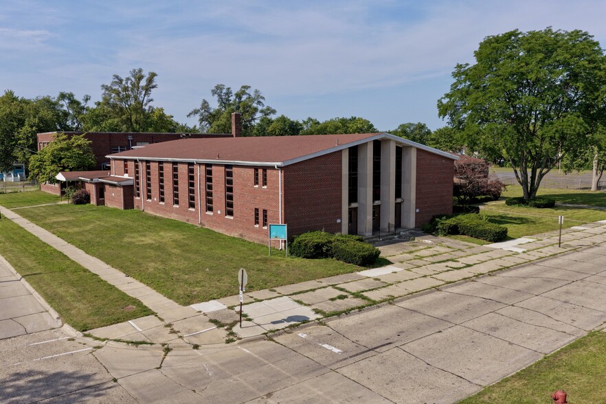 More Photos Of 26123 McDonald St, Dearborn Heights Religious Facility For Lease