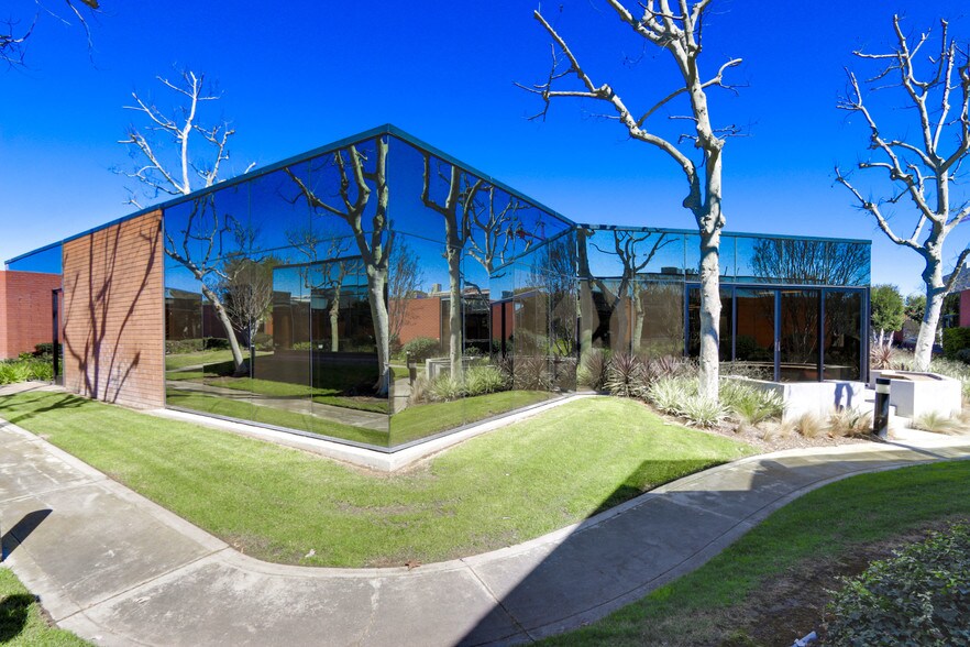 More Photos Of 5000 Campus Dr, Newport Beach Coworking Space