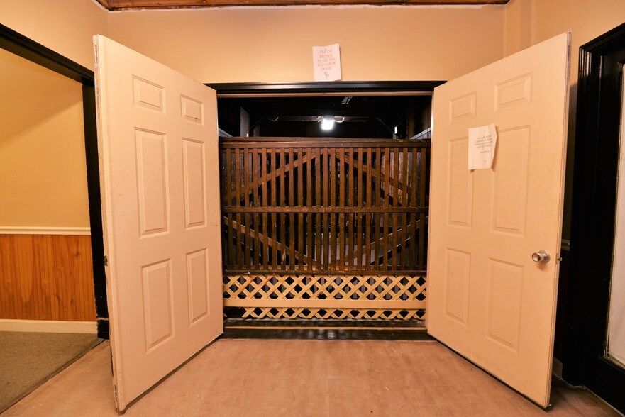 More Photos Of 1401 Williams St, Chattanooga Storefront Retail Office For Lease