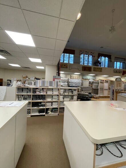 More Photos Of 59 Sunrise hwy, East Islip Freestanding For Lease