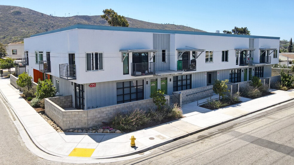 Primary Photo Of 186 Bell Way, Ventura Apartments For Sale