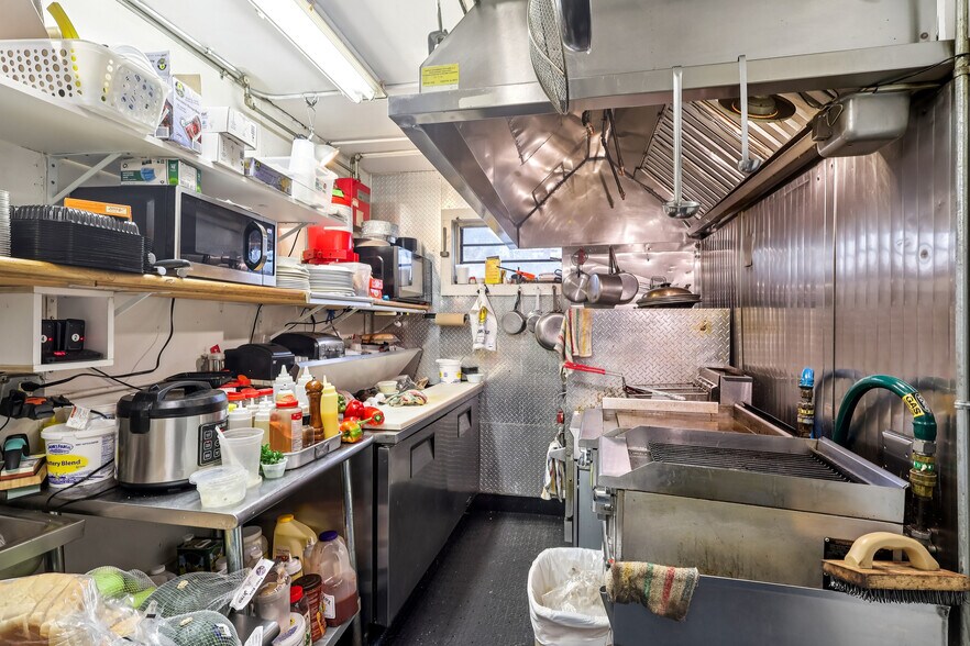 More Photos Of 1600 Hamilton Ave, Hamilton Storefront Retail Residential For Sale