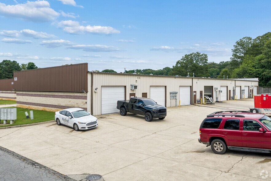 More Photos Of 105 Enterprise Dr, Cumming Unknown For Lease