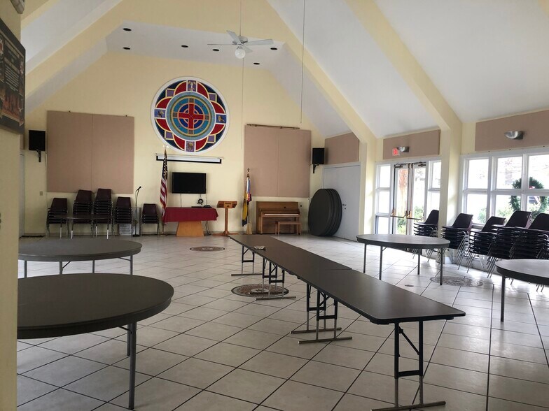 More Photos Of 722 Rockbridge Rd SW, Lilburn Religious Facility For Lease
