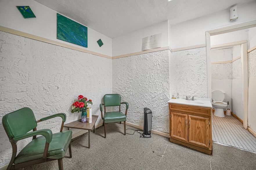 More Photos Of 4727 S Wabash Ave, Chicago Religious Facility For Sale