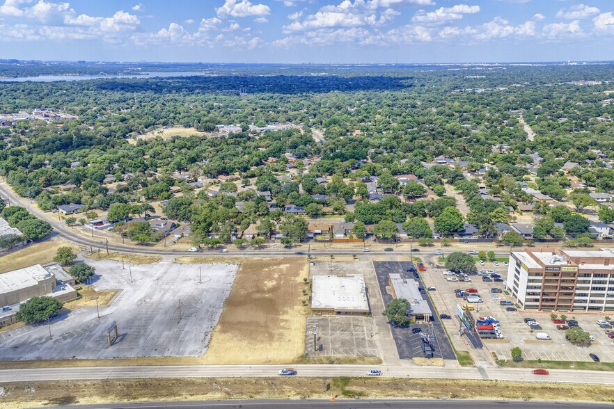 More Photos Of 8001 E R L Thornton Fwy, Dallas Office For Sale