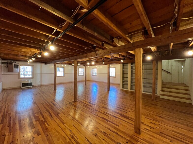 More Photos Of 80 Lafayette Rd, Hampton Falls Freestanding For Lease