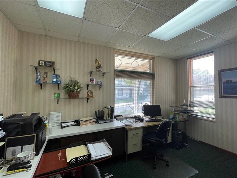 More Photos Of 400 N Chestnut St, Derry Office Residential For Sale