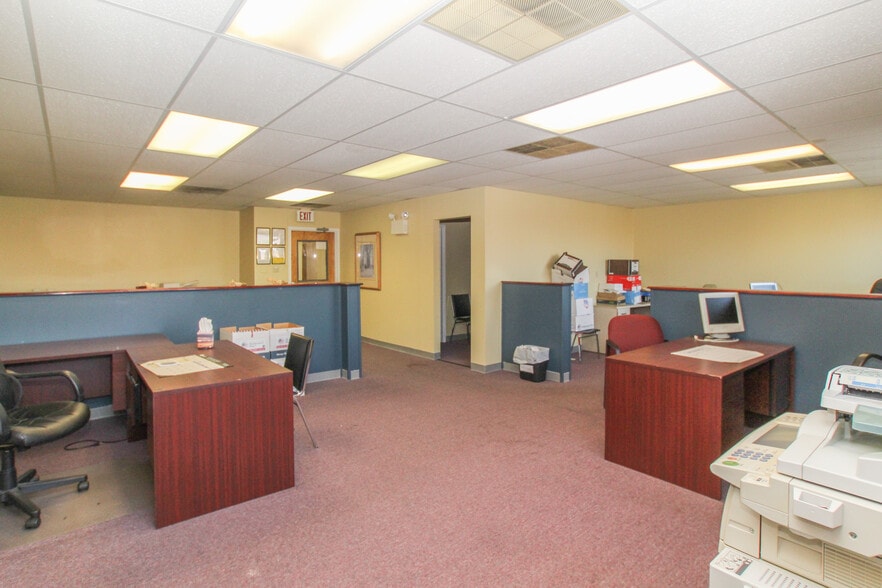 More Photos Of 2980 Linden St, Bethlehem Storefront Retail Office For Lease