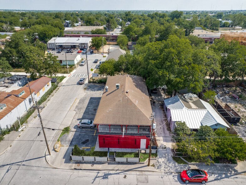 More Photos Of 226 E Fest St, San Antonio Restaurant For Sale