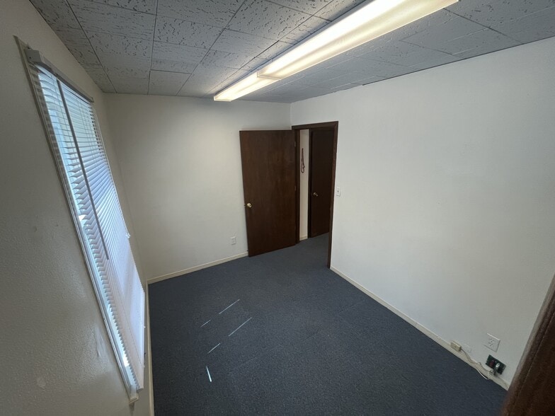 More Photos Of 1510 Glen Ayr Dr, Lakewood Office For Lease